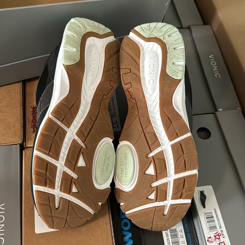 Vionic Women's Seville Sneakers - Picture 3 of 7